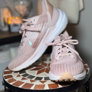 Nike Air Winflo in Pink Oxford w/ Holographic Swoosh 🩷